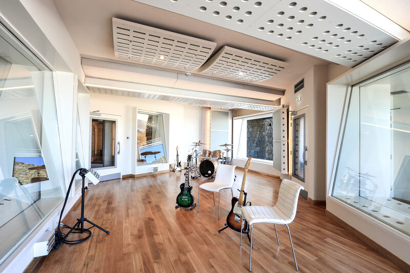Live room