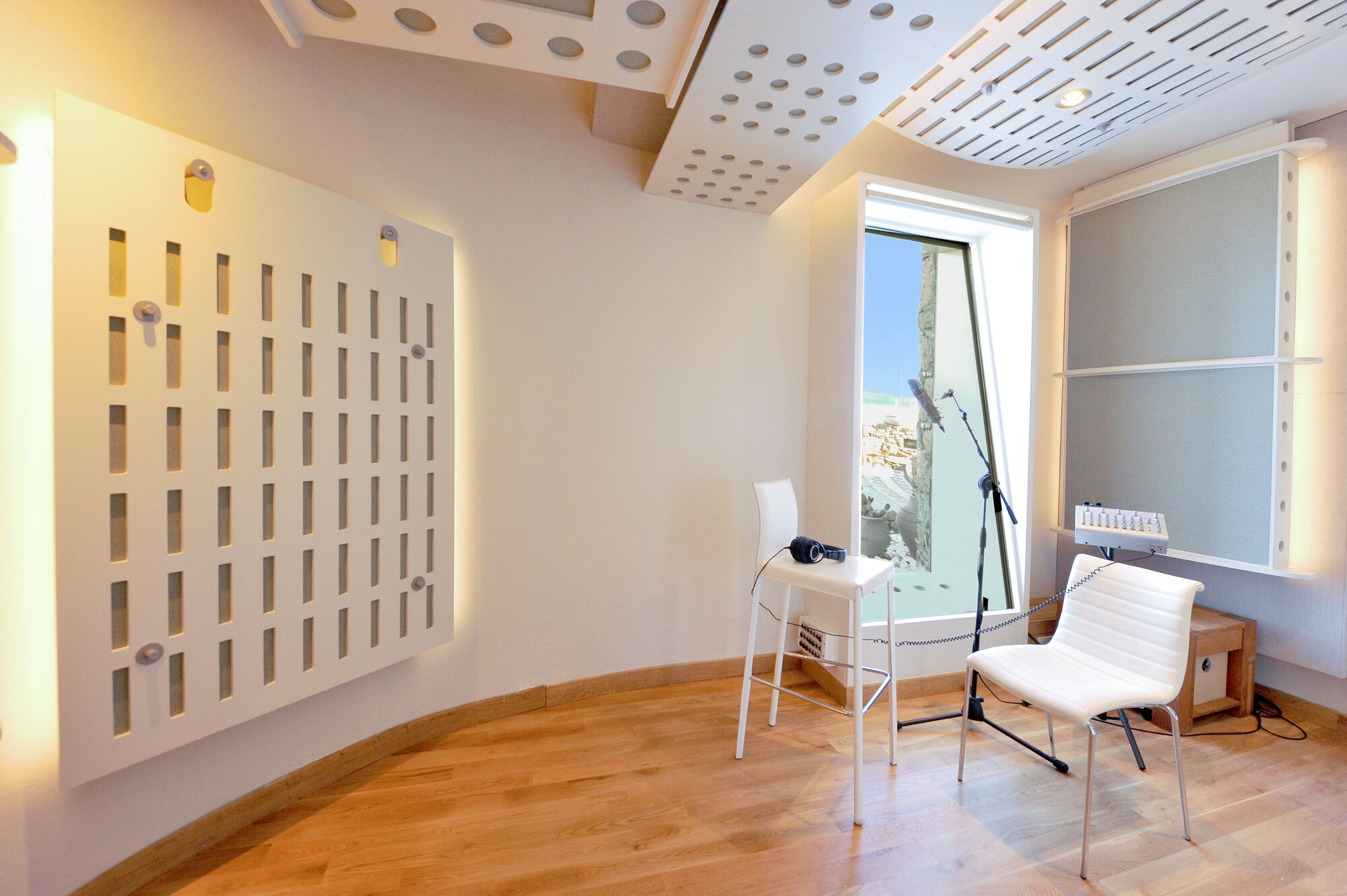 Vocal booth, overview